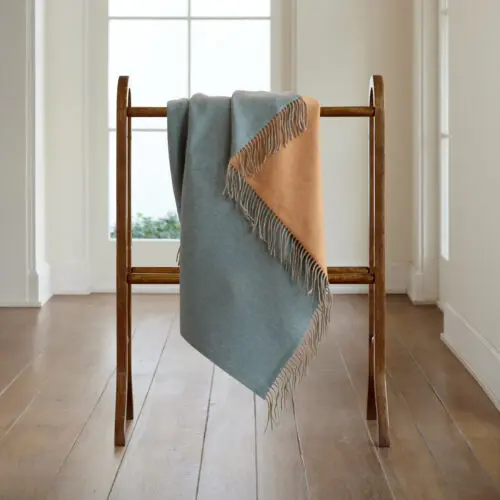 CASHMERE THROW SAPPHIRE/GINGER ON WILTSHIRE